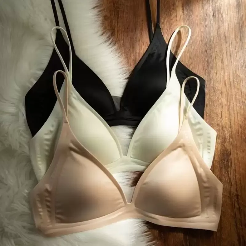 Wireless Triangle Bra - quality craftsmanship detail 1