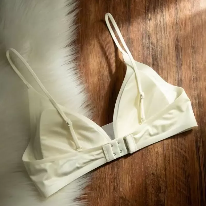 Wireless Triangle Bra - quality craftsmanship detail 9
