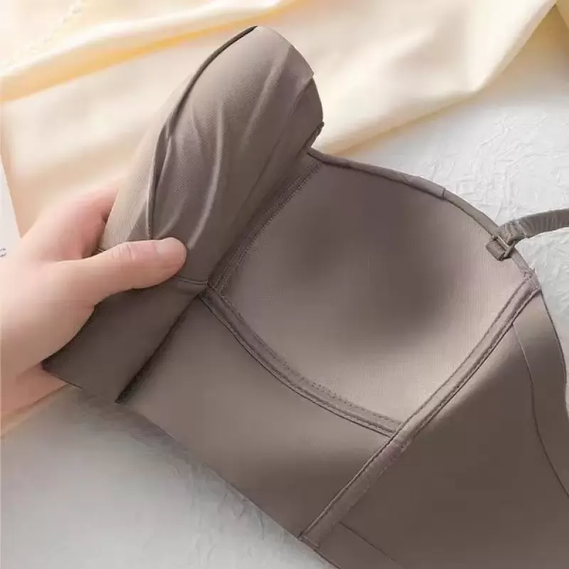 Strapless Wireless Push-Up Bra 3
