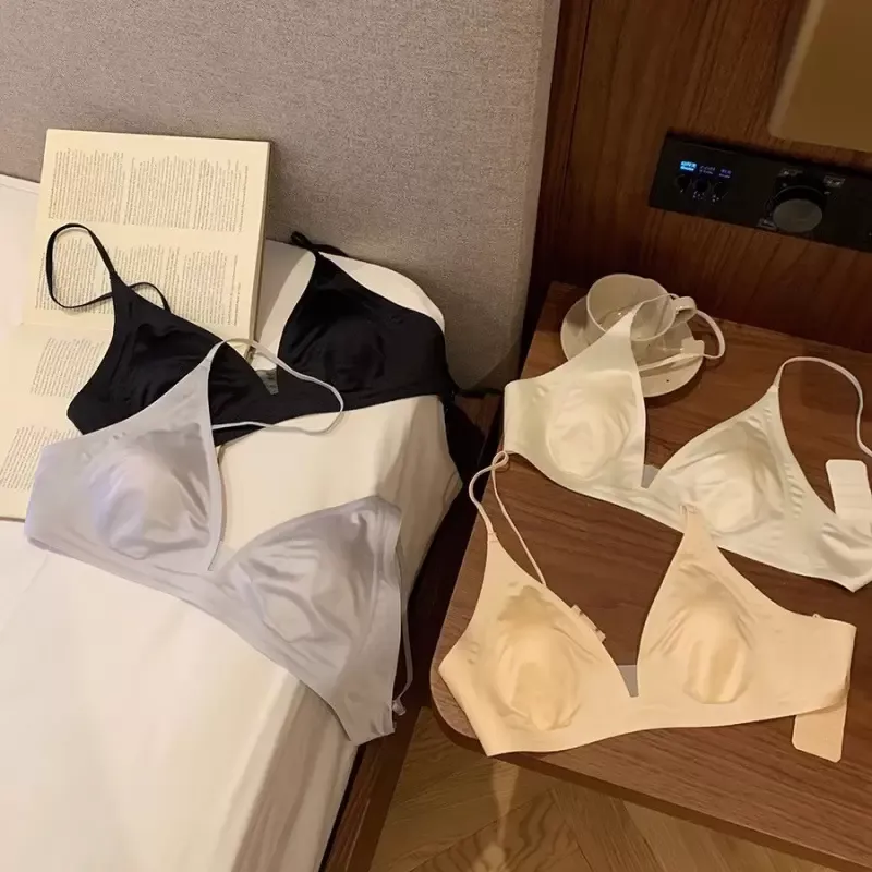 Deep V Seamless Wireless Bra 3