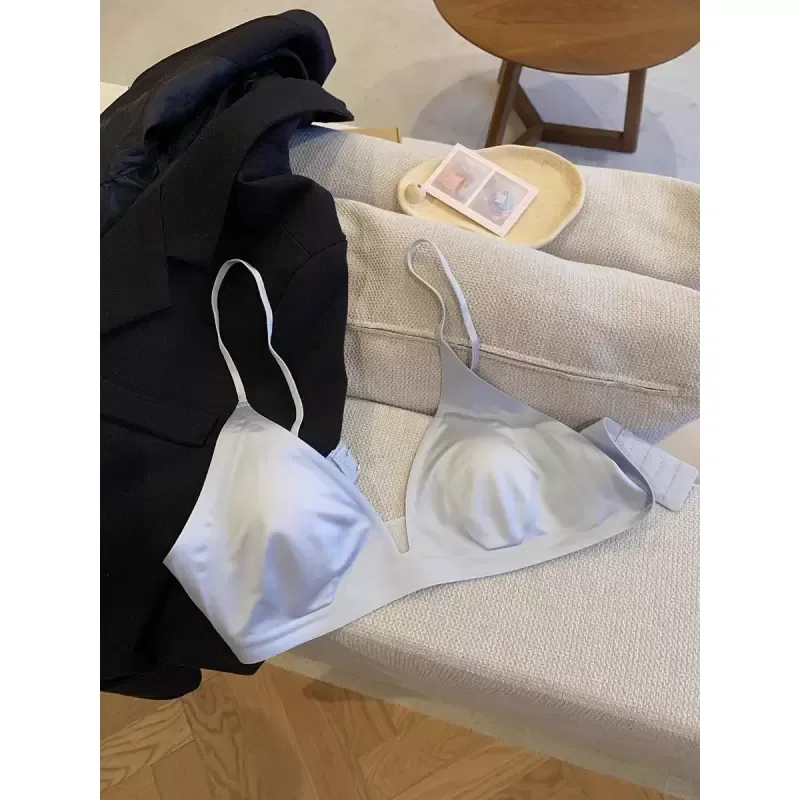 Deep V Seamless Wireless Bra 6