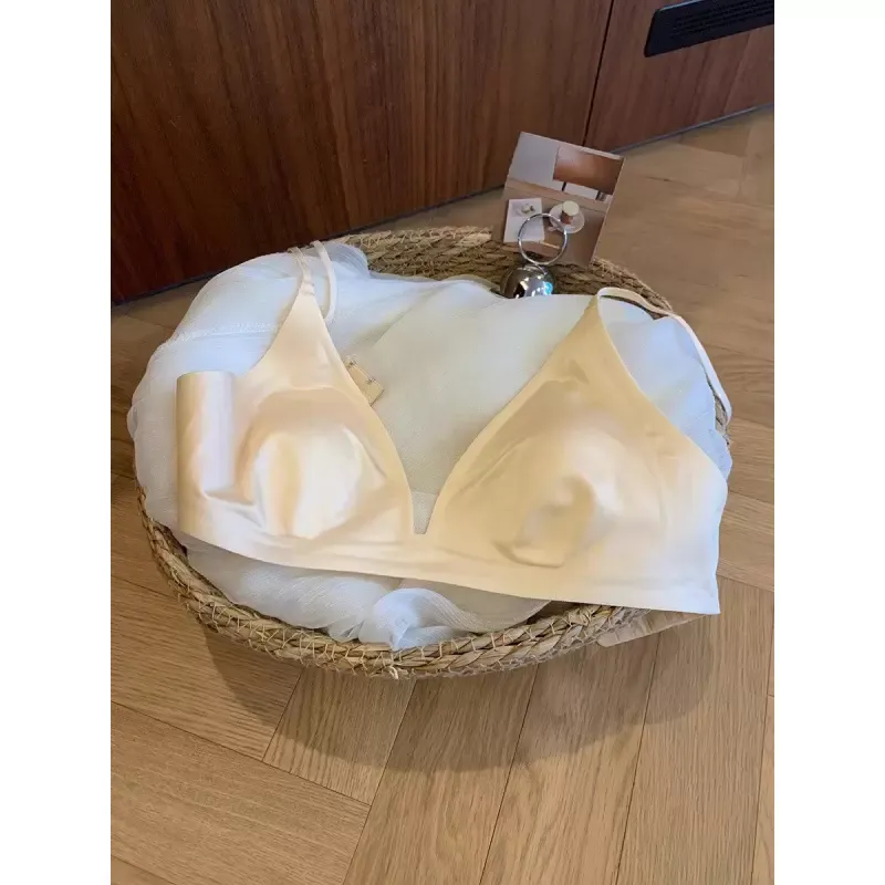 Deep V Seamless Wireless Bra 8