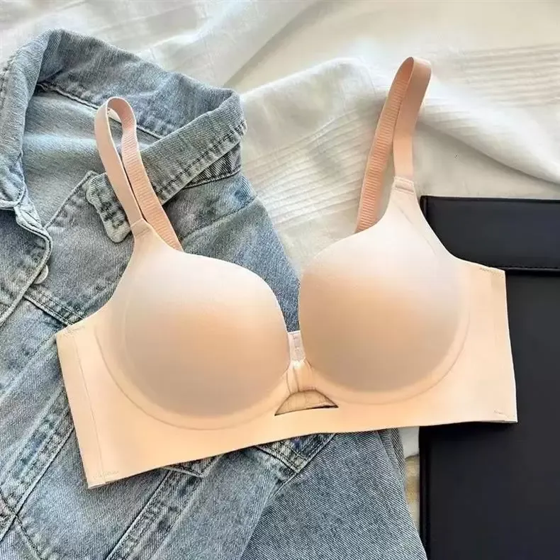 Women’s Red Wireless Push Up Bra - quality craftsmanship detail 8