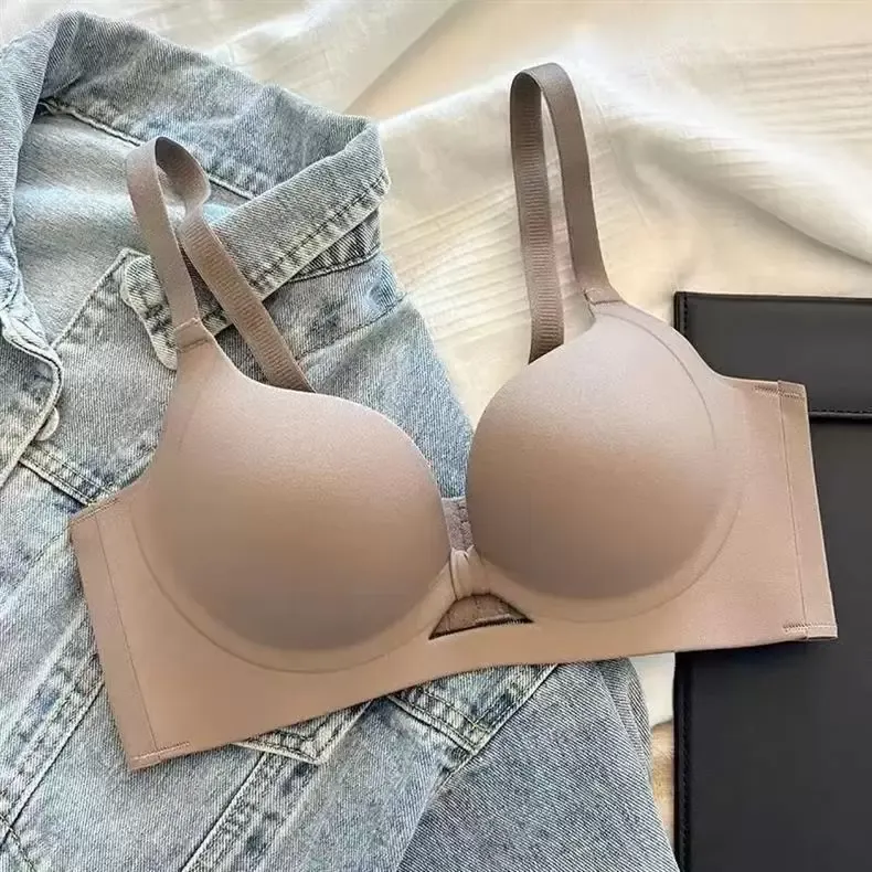 Women’s Red Wireless Push Up Bra - quality craftsmanship detail 9