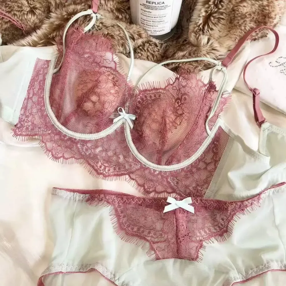 Minimizer Lace Bra 13