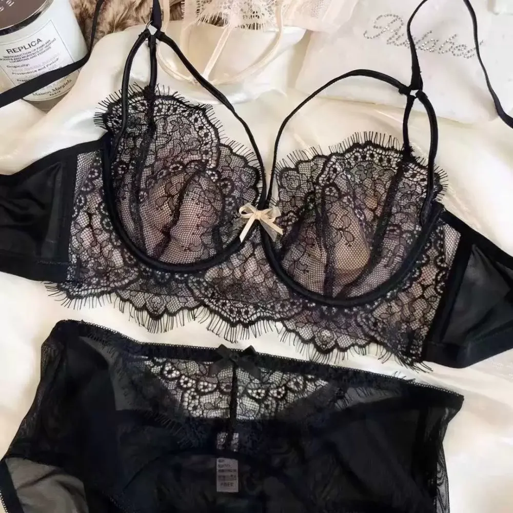 Minimizer Lace Bra 14