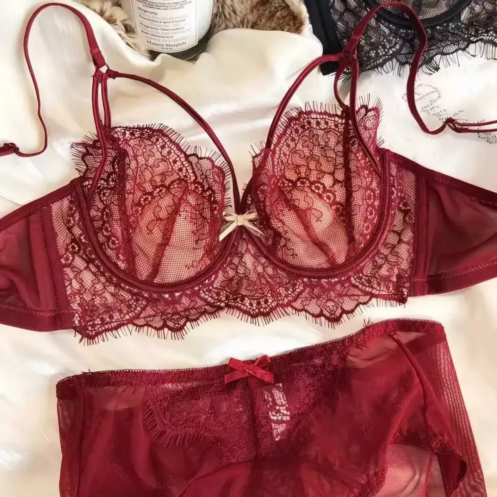 Minimizer Lace Bra 15